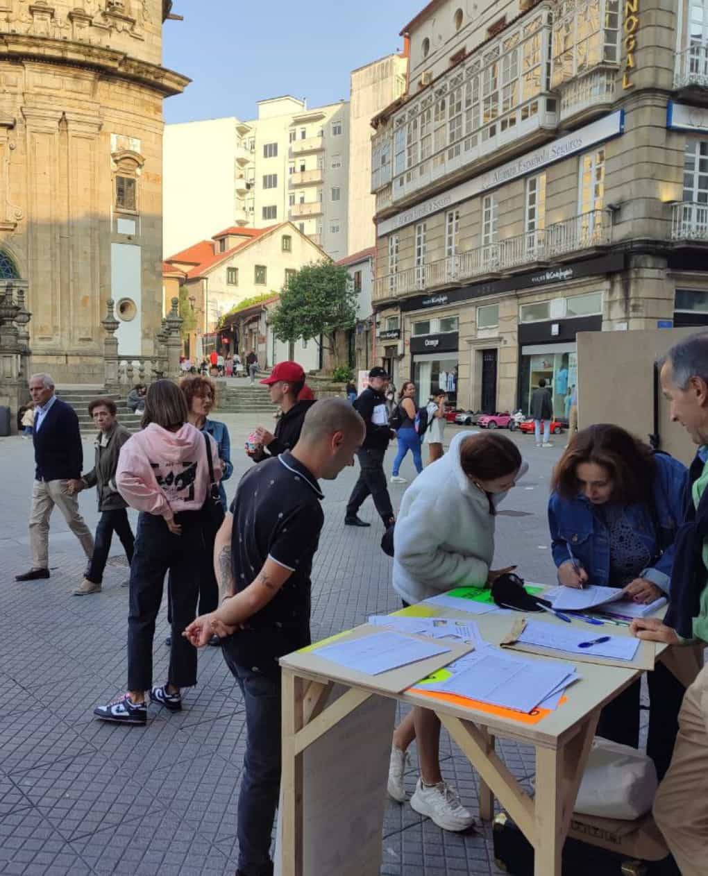 Iniciativa Legislativa Popular · Nuestras acciones en Defensa del Efectivo · Salvemos el dinero físico Iniciativa Legislativa Popular